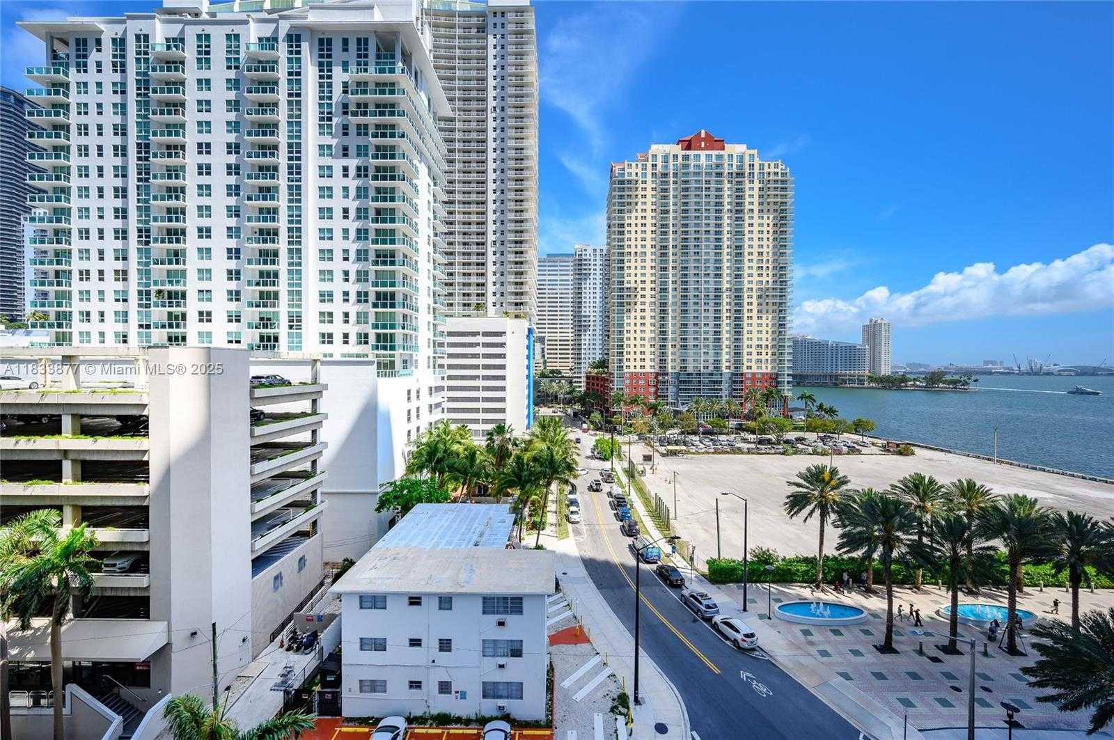Small Image of 1300 BRICKELL BAY DR #809, Miami Number 6