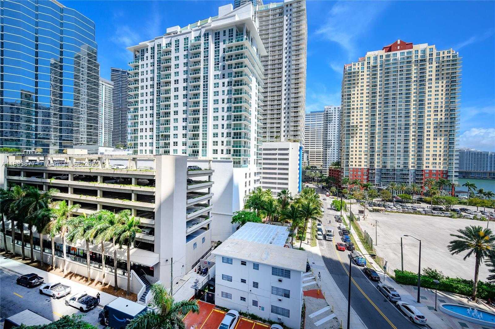 Small Image of 1300 BRICKELL BAY DR #809, Miami Number 7