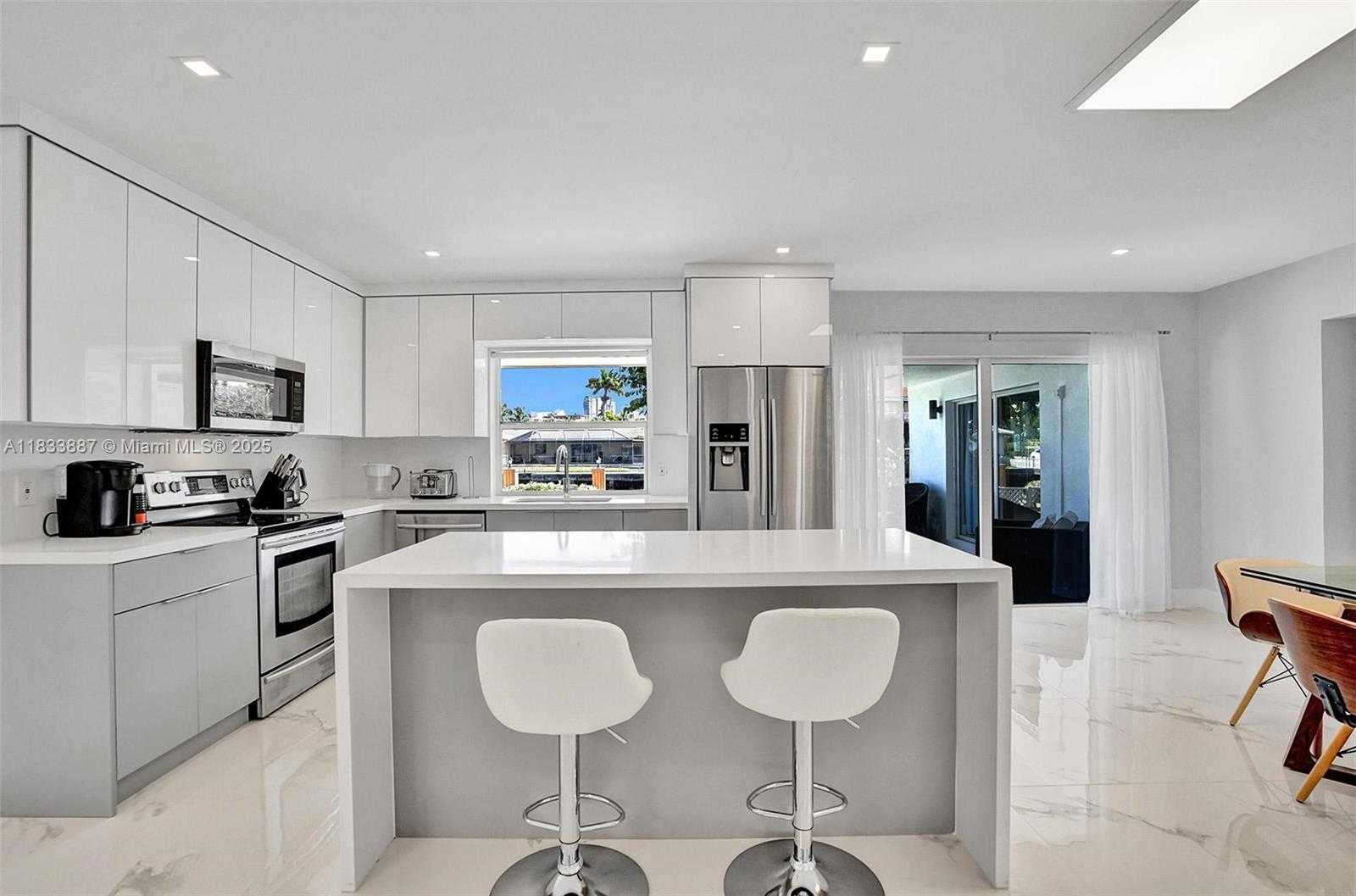 Small Image of 16433 NORTH EAST 33RD AVE, North Miami Beach Number 15