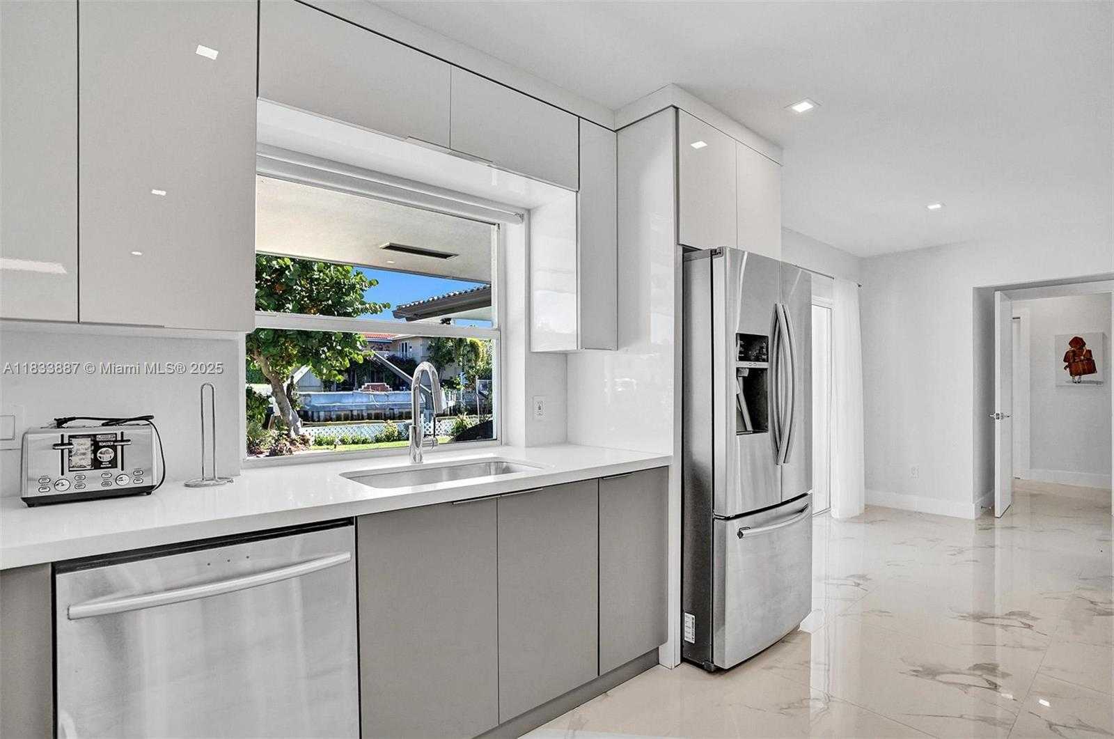 Small Image of 16433 NORTH EAST 33RD AVE, North Miami Beach Number 17