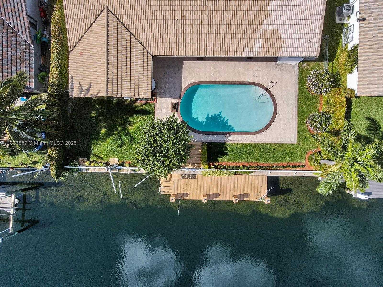 Small Image of 16433 NORTH EAST 33RD AVE, North Miami Beach Number 2
