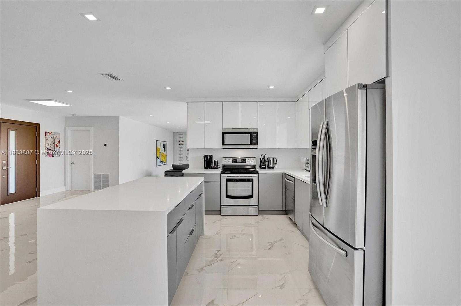Small Image of 16433 NORTH EAST 33RD AVE, North Miami Beach Number 22