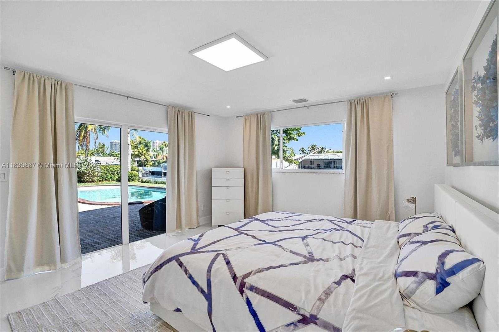 Small Image of 16433 NORTH EAST 33RD AVE, North Miami Beach Number 24
