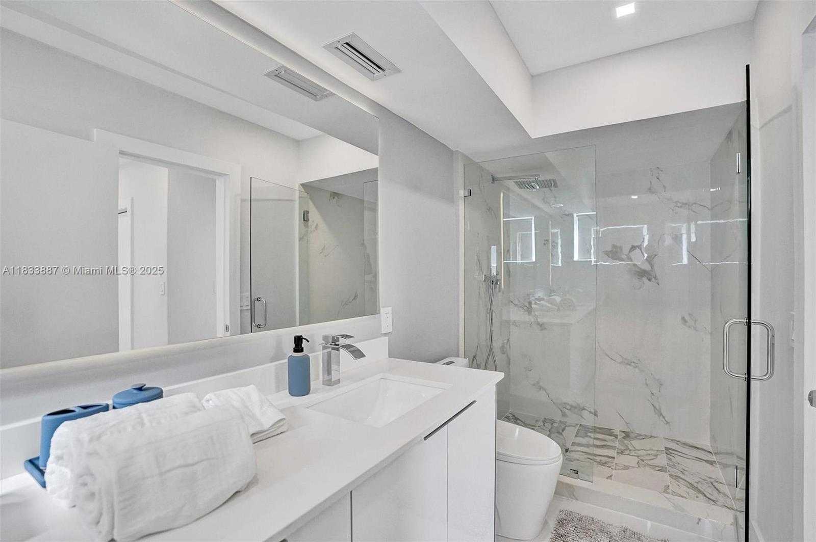 Small Image of 16433 NORTH EAST 33RD AVE, North Miami Beach Number 27