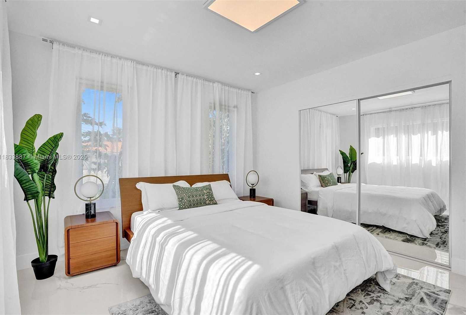 Small Image of 16433 NORTH EAST 33RD AVE, North Miami Beach Number 33