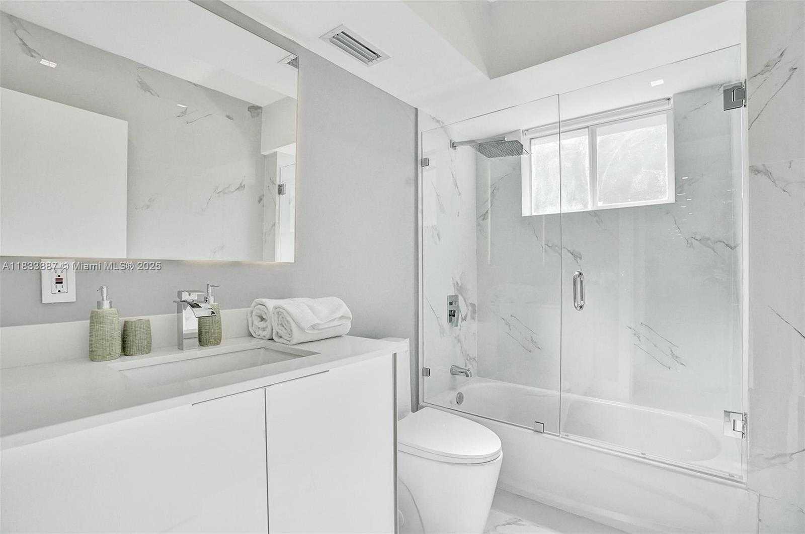 Small Image of 16433 NORTH EAST 33RD AVE, North Miami Beach Number 35