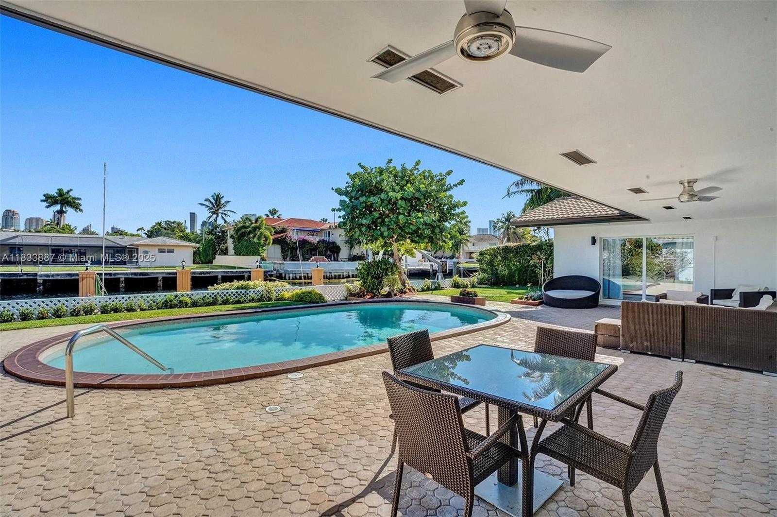 Small Image of 16433 NORTH EAST 33RD AVE, North Miami Beach Number 38