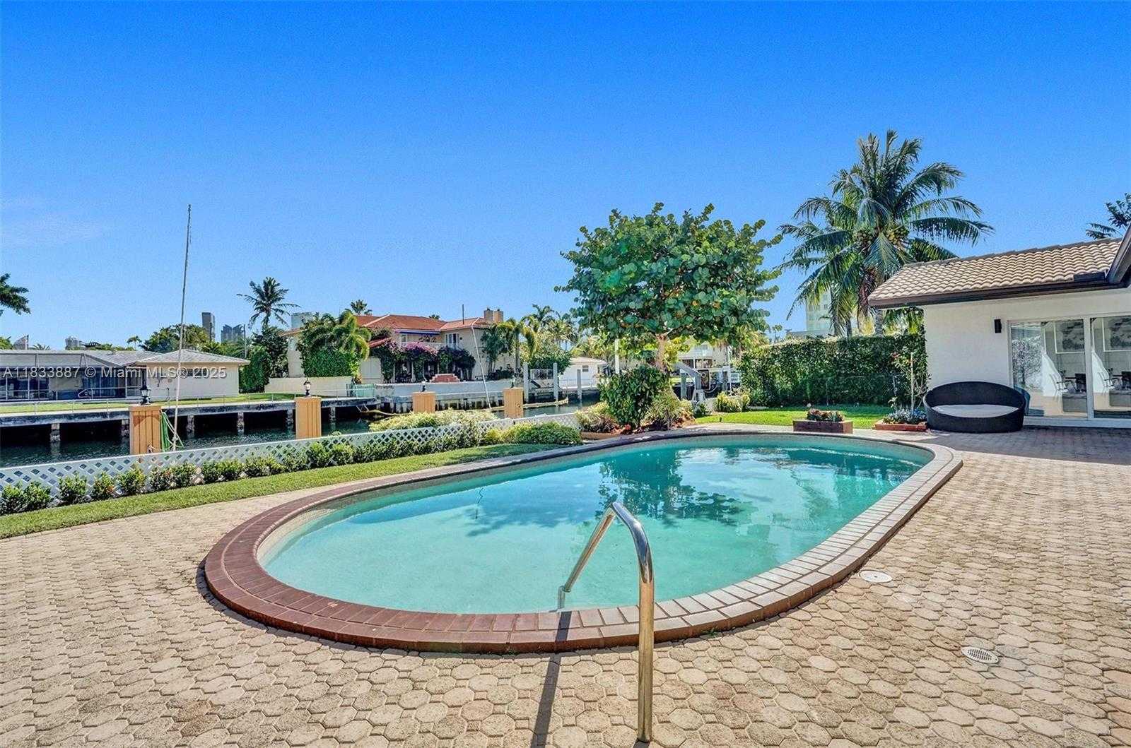 Small Image of 16433 NORTH EAST 33RD AVE, North Miami Beach Number 39