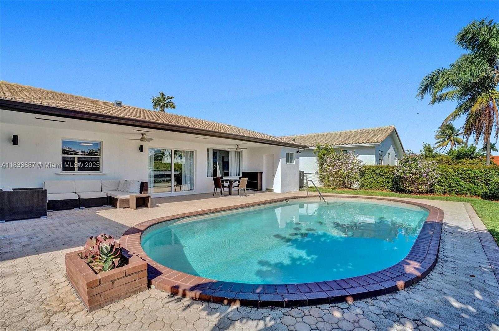 Small Image of 16433 NORTH EAST 33RD AVE, North Miami Beach Number 40
