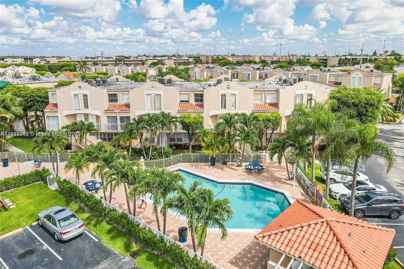 Small Image of Miami Number 13