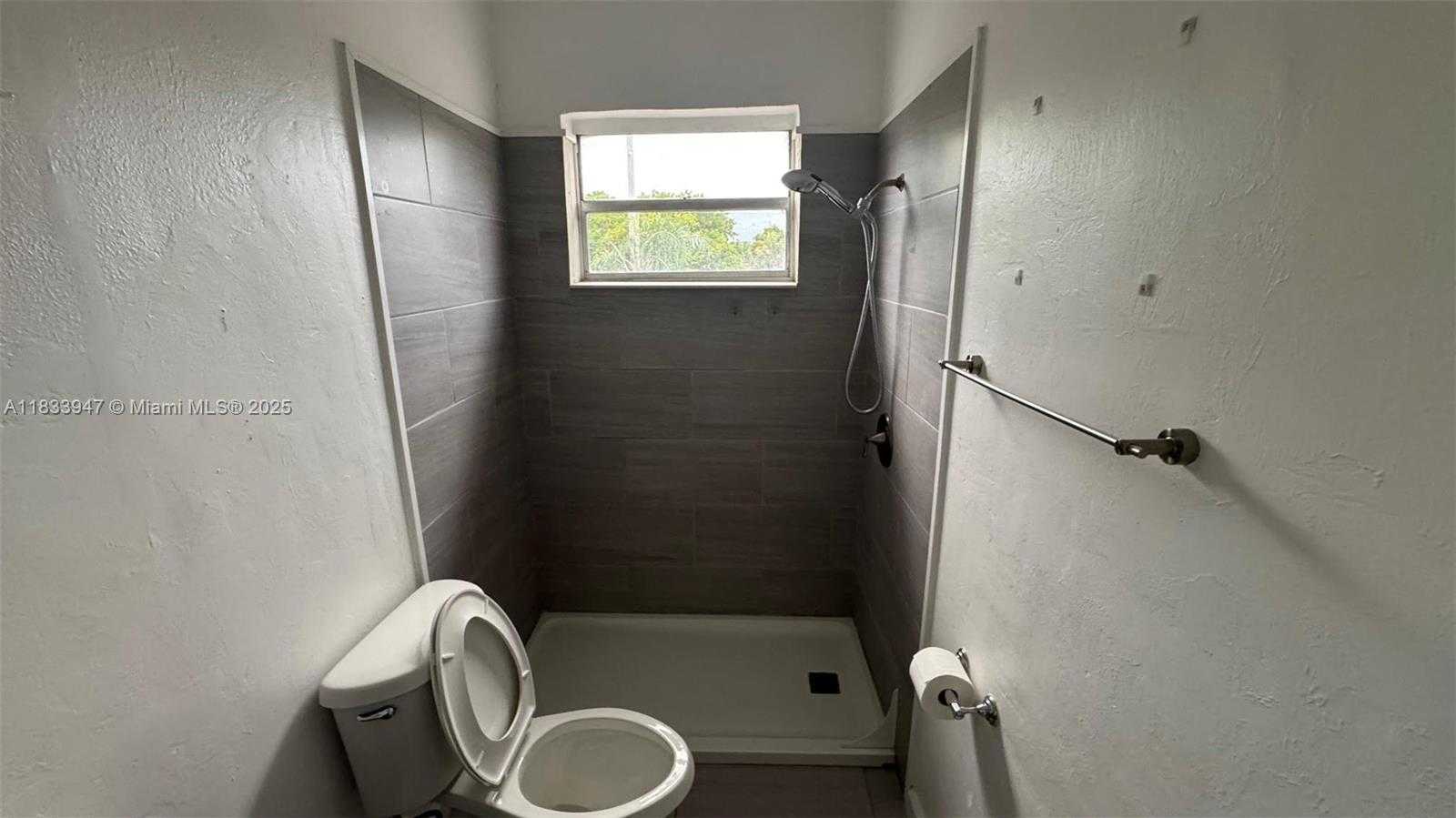 Small Image of 1849 DEWEY ST #1-4, Hollywood Number 19