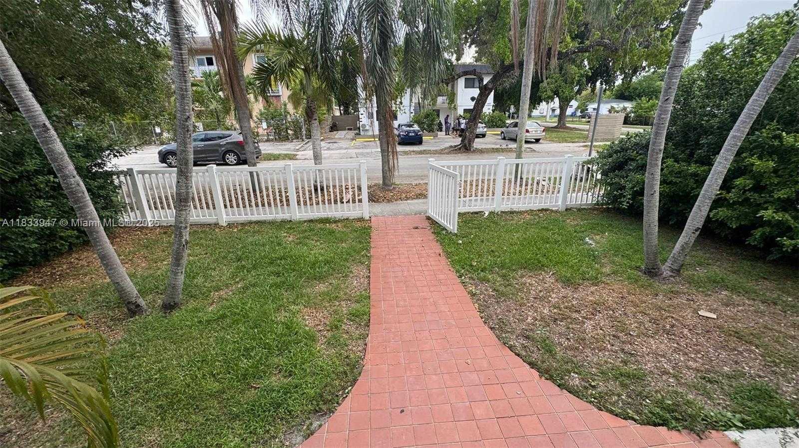 Small Image of 1849 DEWEY ST #1-4, Hollywood Number 27