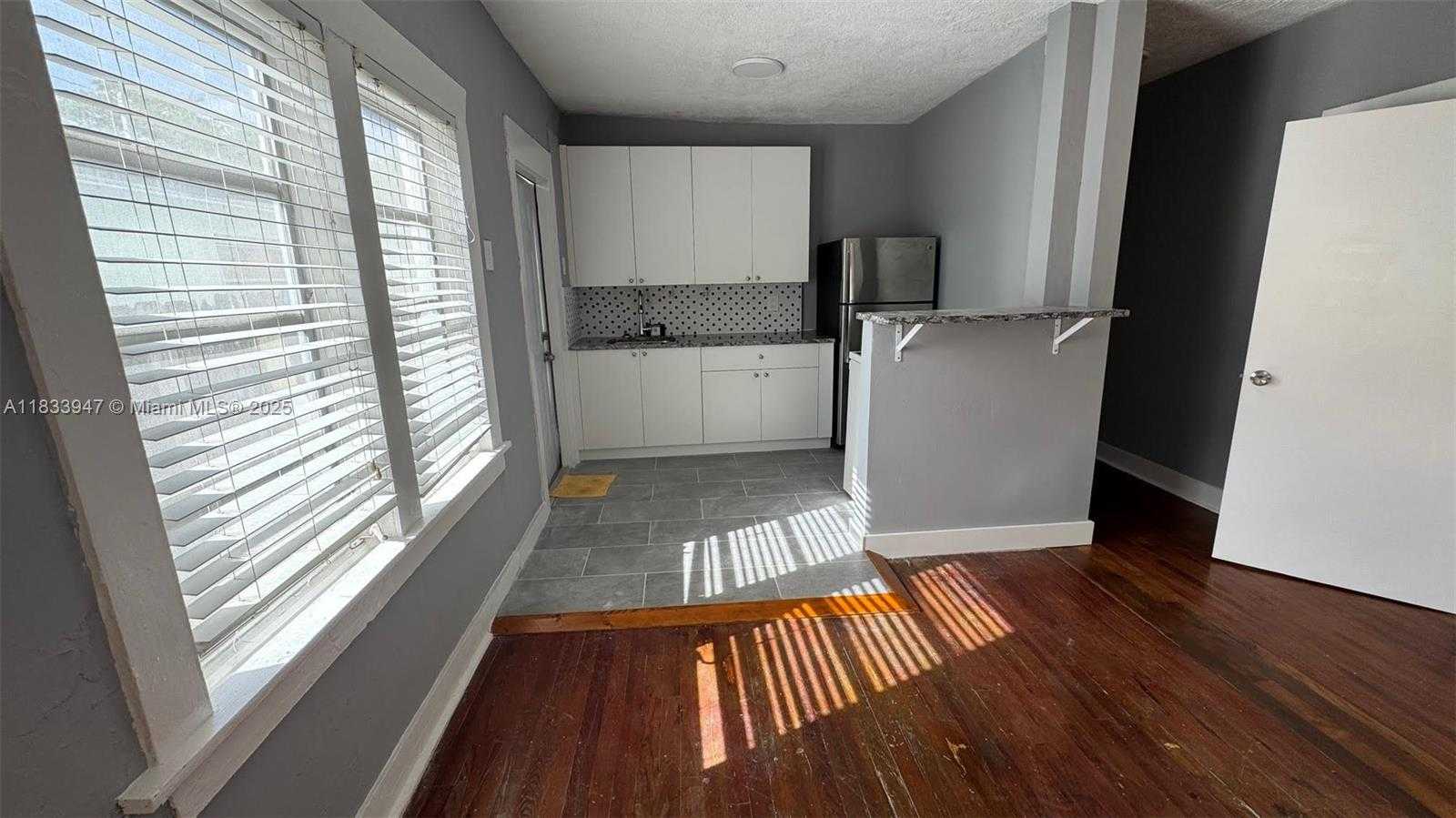 Small Image of 1849 DEWEY ST #1-4, Hollywood Number 29