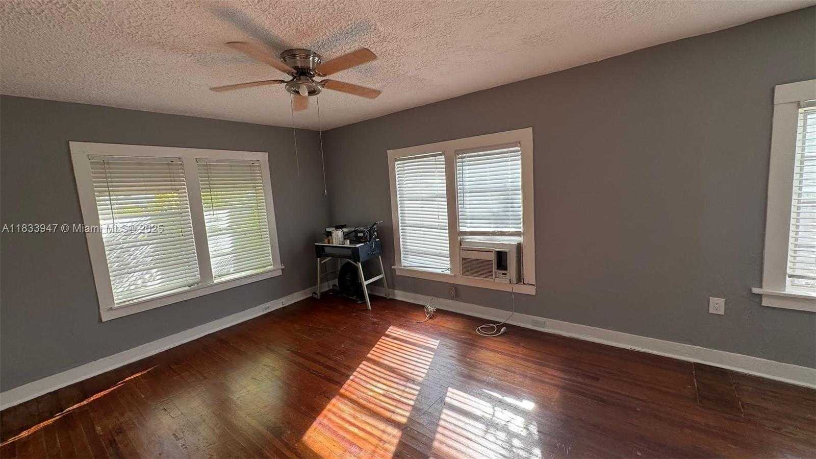 Small Image of 1849 DEWEY ST #1-4, Hollywood Number 42