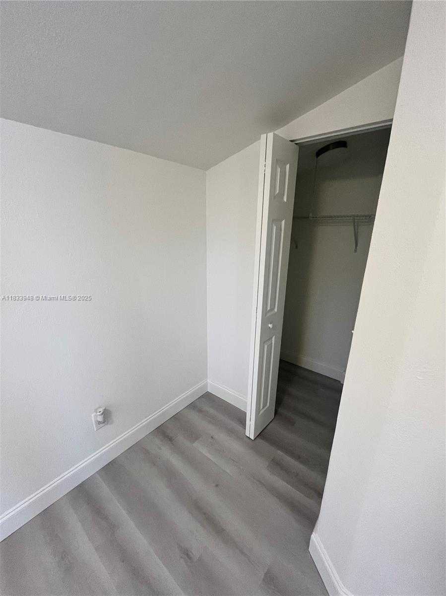 Small Image of 500 SOUTH WEST 10TH ST #R, Fort Lauderdale Number 10