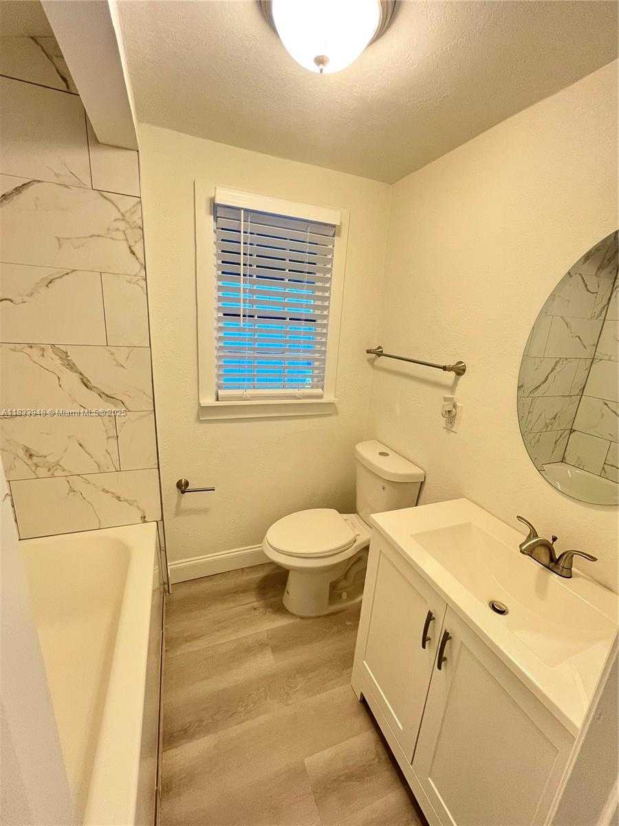 Small Image of 500 SOUTH WEST 10TH ST #R, Fort Lauderdale Number 11