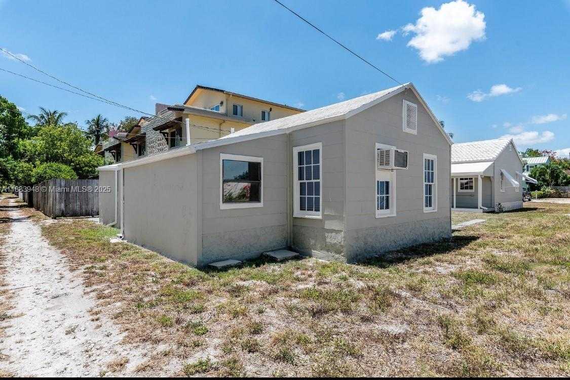 Small Image of 500 SOUTH WEST 10TH ST #R, Fort Lauderdale Number 2