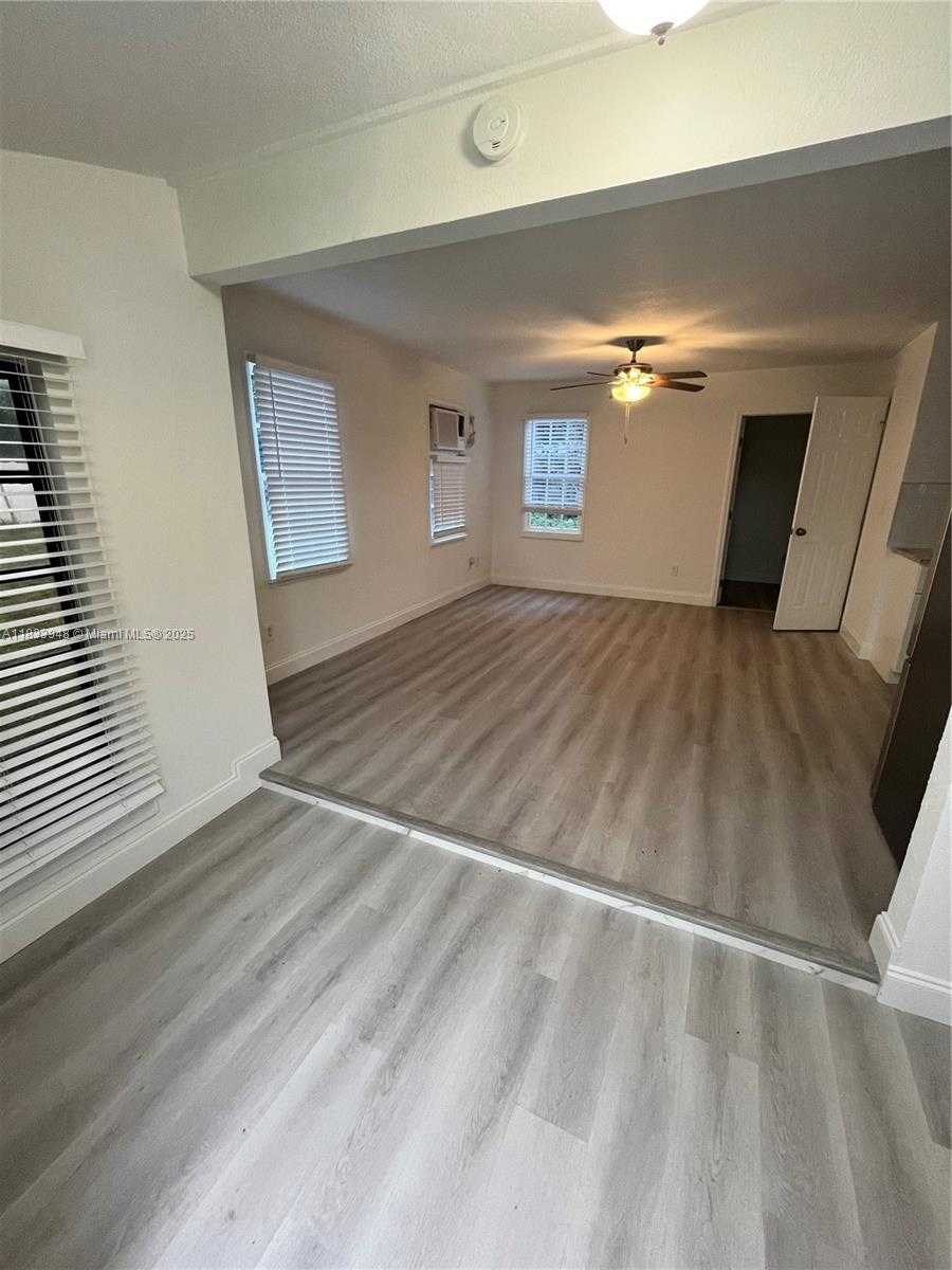 Small Image of 500 SOUTH WEST 10TH ST #R, Fort Lauderdale Number 3