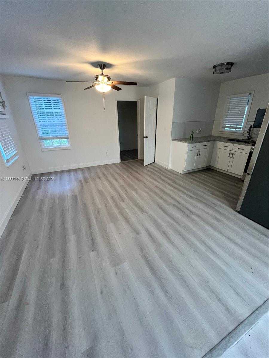 Small Image of 500 SOUTH WEST 10TH ST #R, Fort Lauderdale Number 5