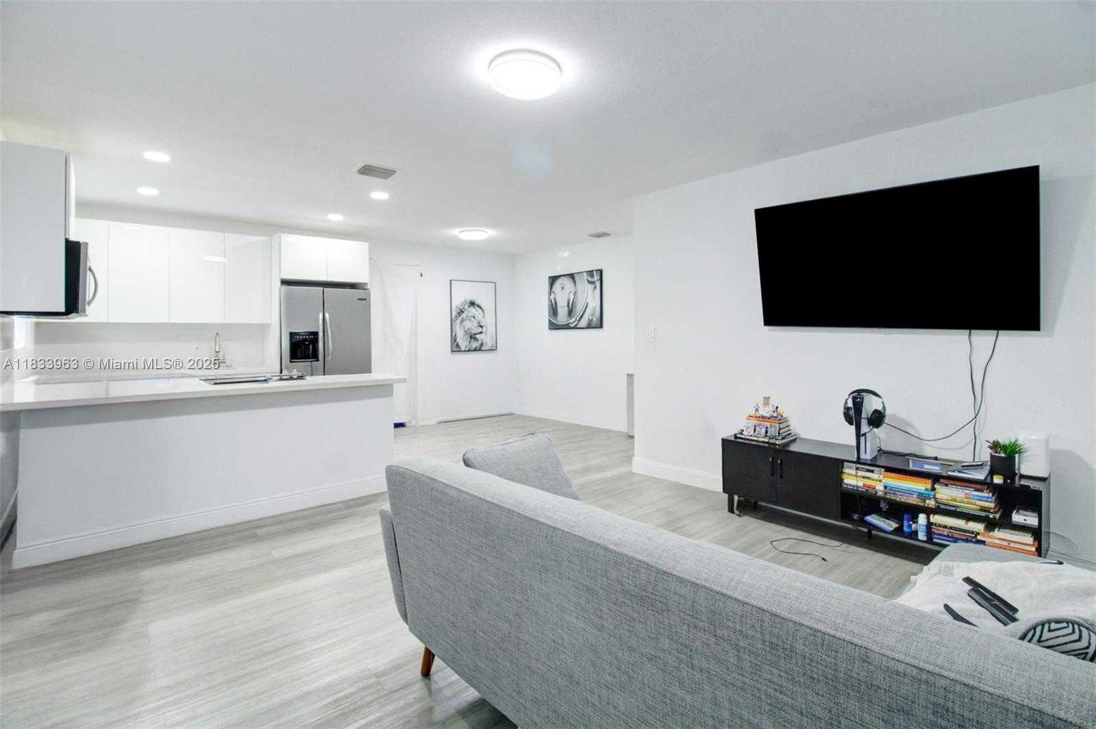 Small Image of 5510 NORTH WEST 30TH AVE, Miami Number 6
