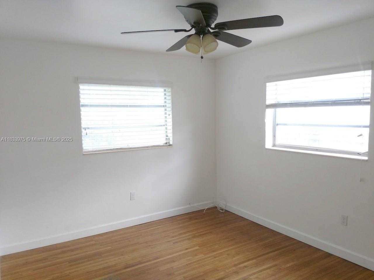 Small Image of 2811 SOUTH WEST 79TH AVE, Miami Number 3