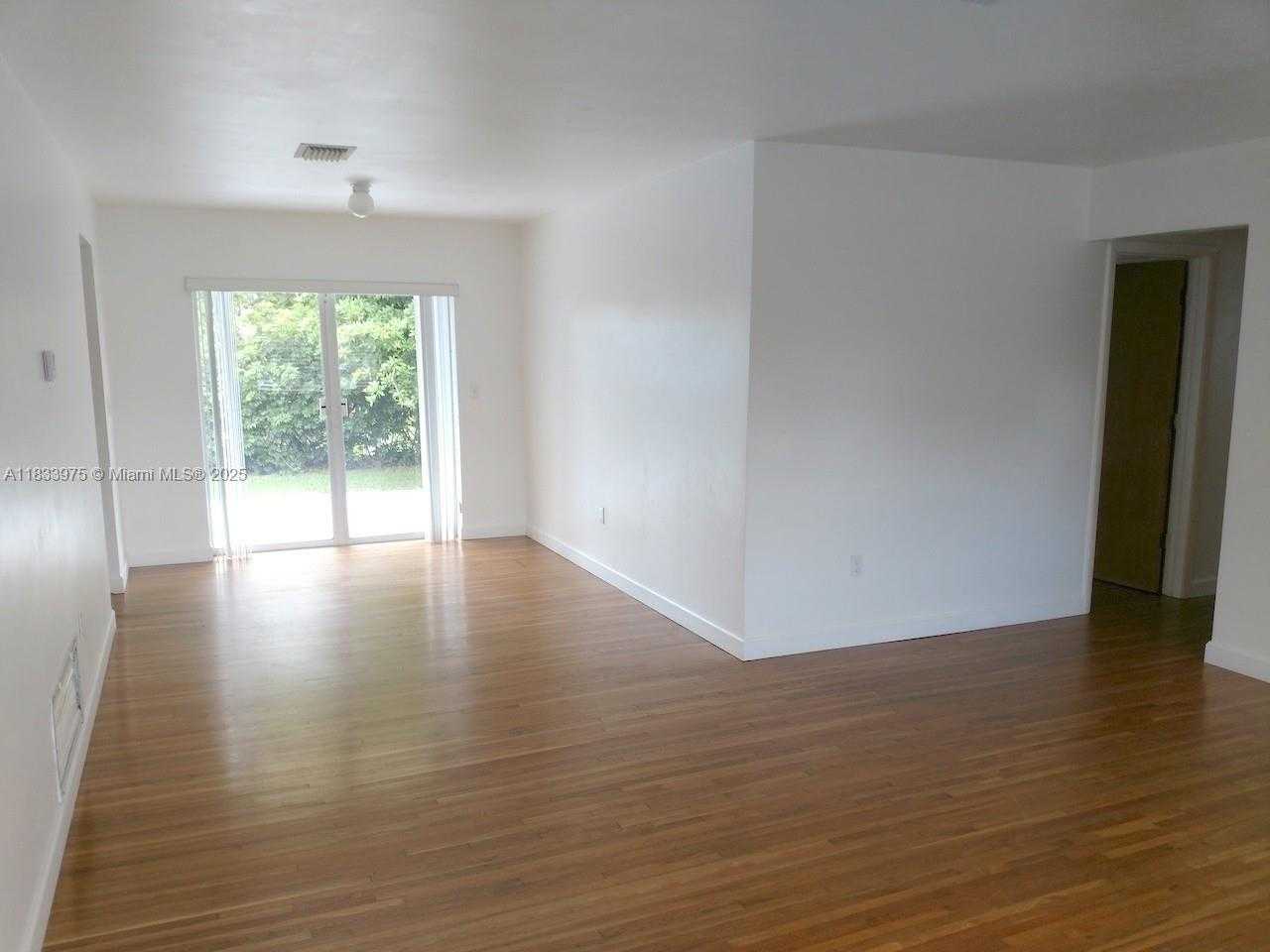 Small Image of 2811 SOUTH WEST 79TH AVE, Miami Number 4