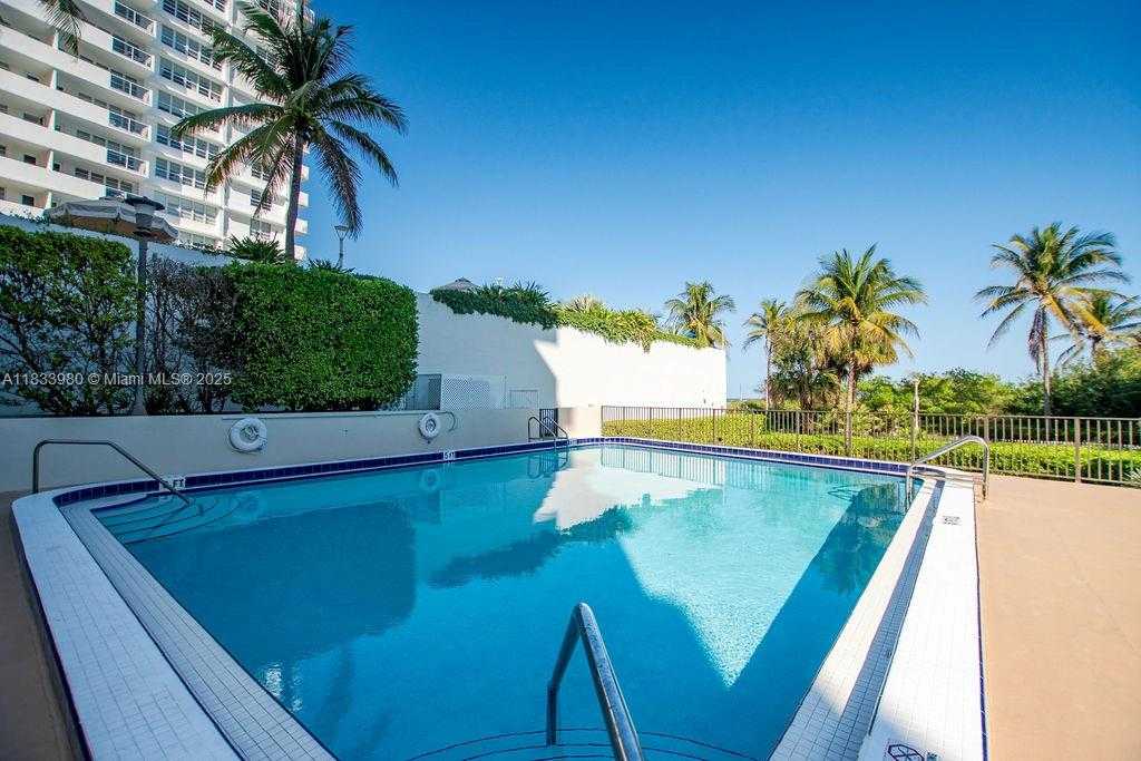 Small Image of 1621 COLLINS AVE #707, Miami Beach Number 37