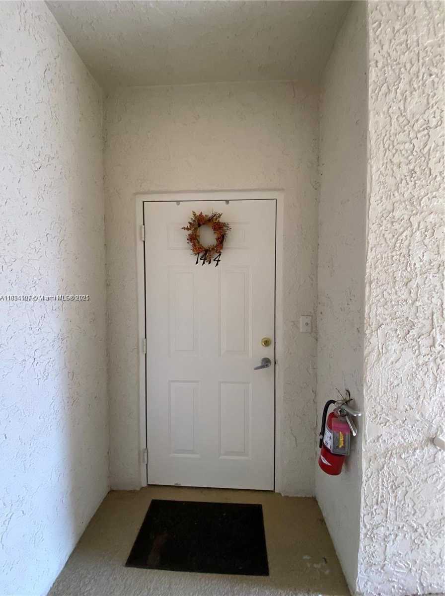 Small Image of 4802 WASHINGTON ST #14, Hollywood Number 12