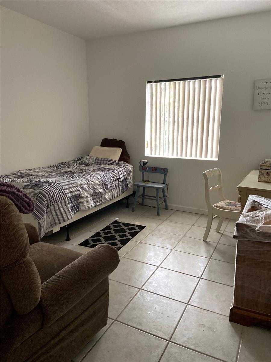 Small Image of 4802 WASHINGTON ST #14, Hollywood Number 3