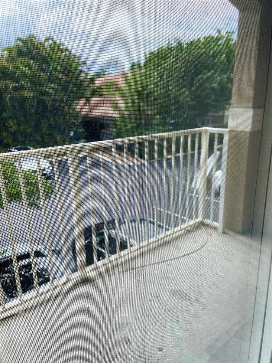 Small Image of 4802 WASHINGTON ST #14, Hollywood Number 6