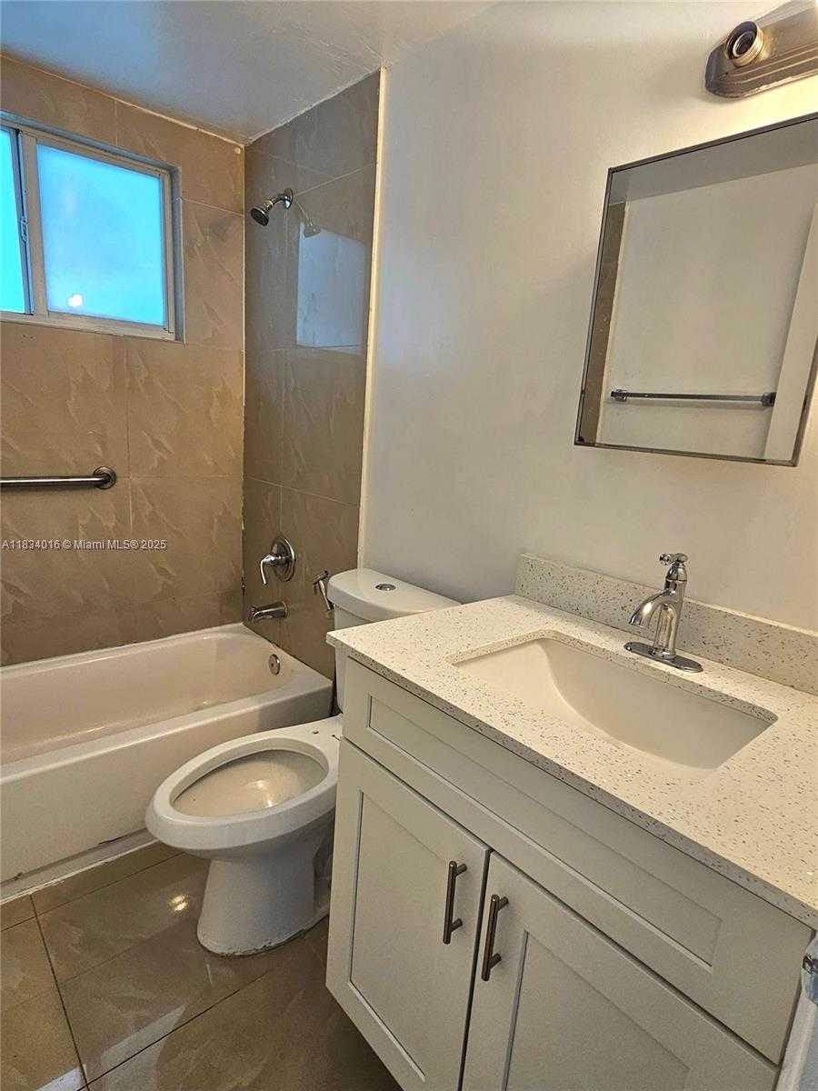 Small Image of 977 SOUTH WEST 5TH ST #1, Miami Number 11