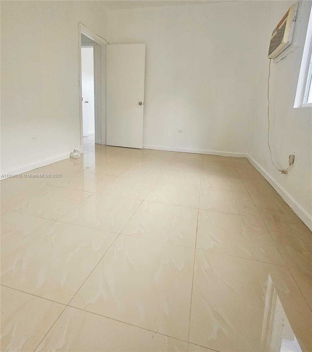 Small Image of 977 SOUTH WEST 5TH ST #1, Miami Number 8