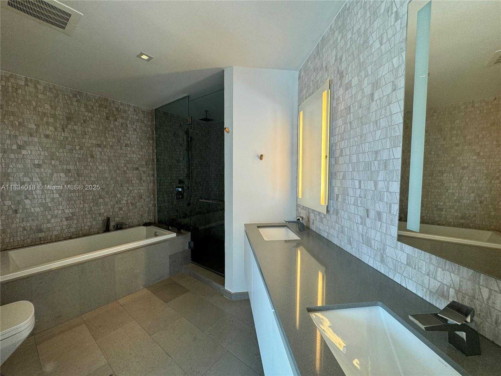 Small Image of 88 SOUTH WEST 7TH ST #1711, Miami Number 28