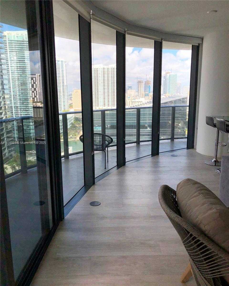 Small Image of Miami Number 12