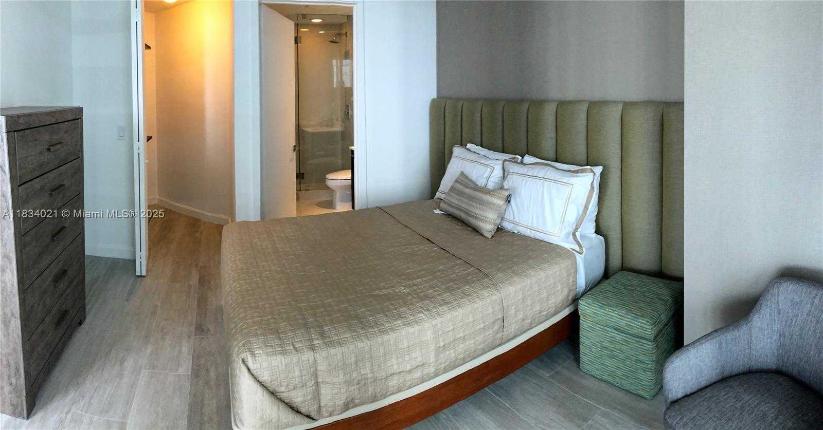 Small Image of Miami Number 22
