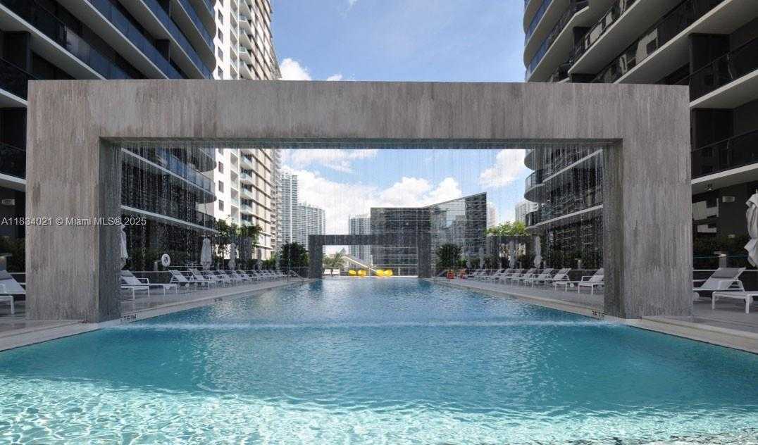 Small Image of Miami Number 32
