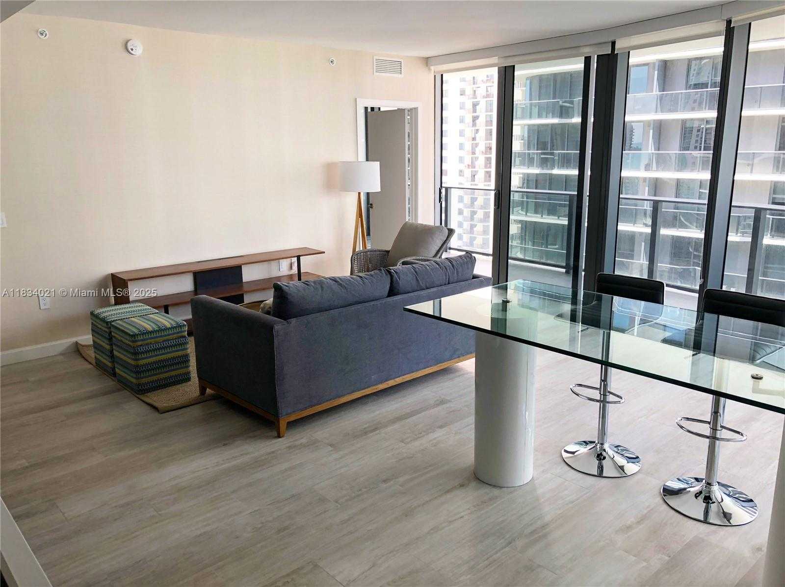 Small Image of Miami Number 4
