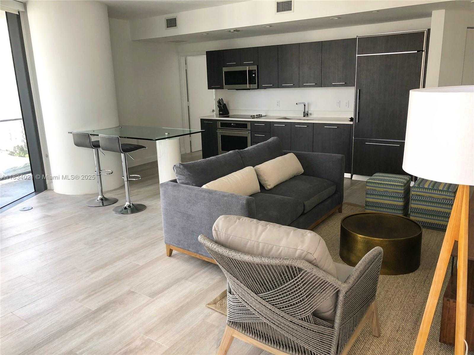 Small Image of Miami Number 7