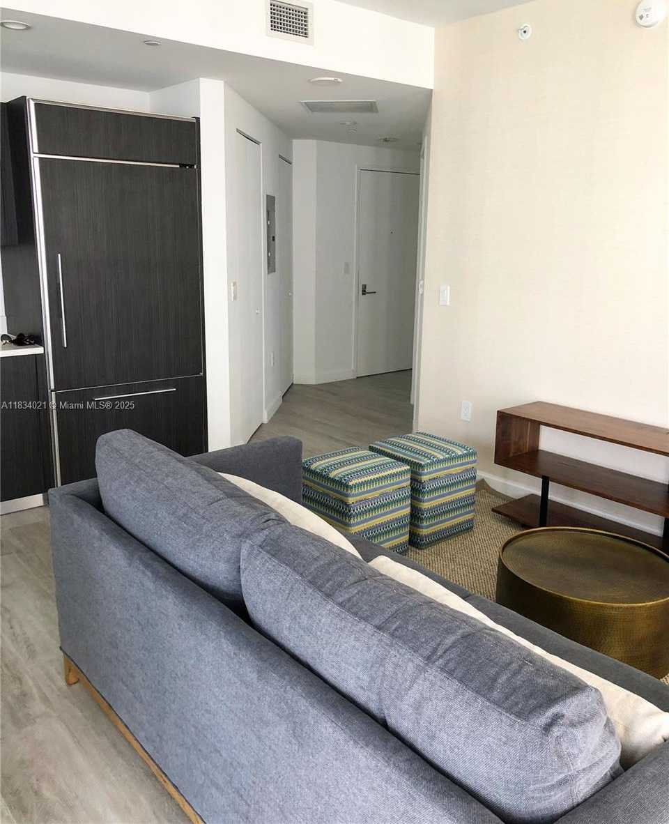 Small Image of Miami Number 9