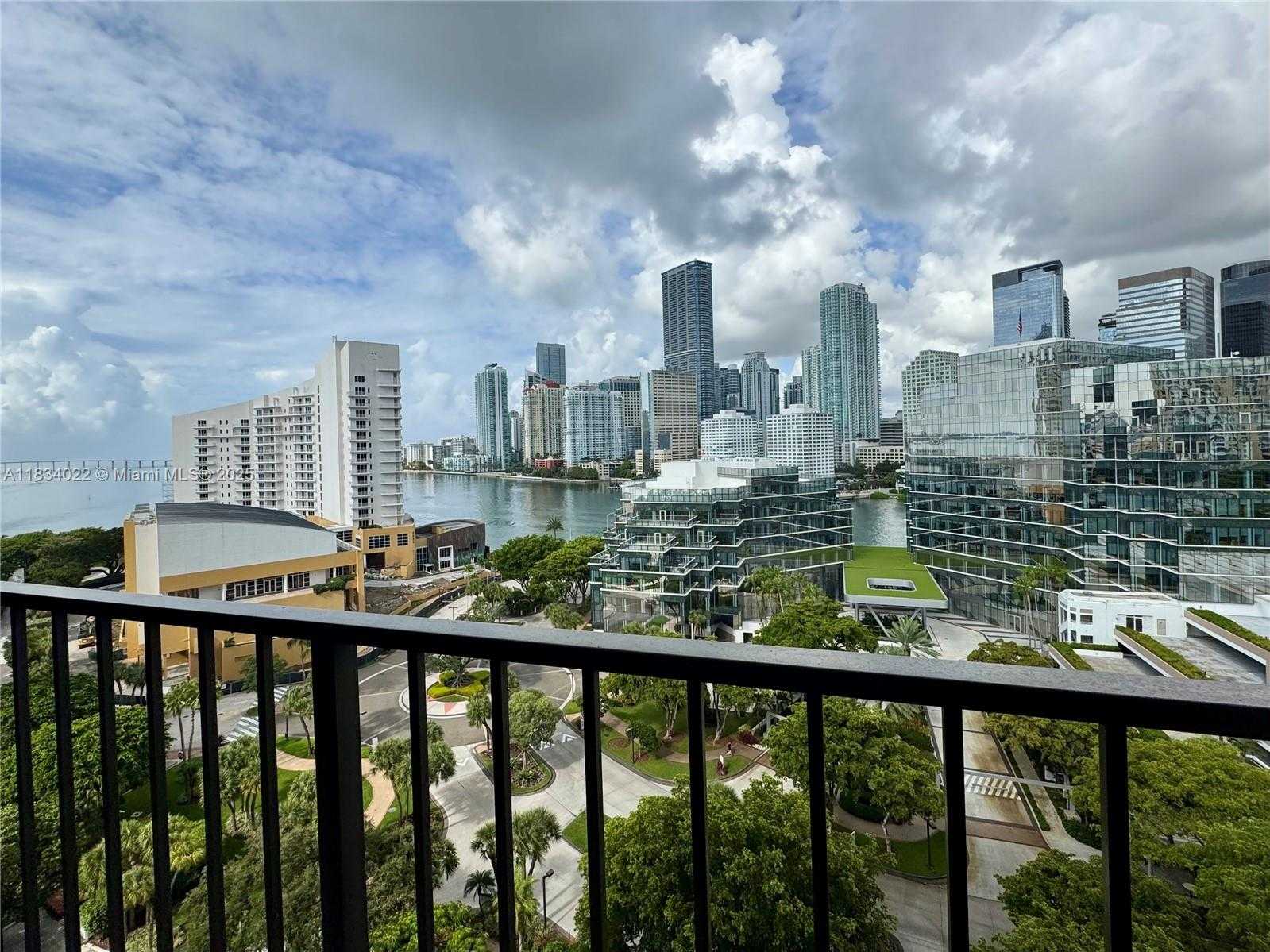 Small Image of 520 BRICKELL KEY DR #A1519, Miami Number 10
