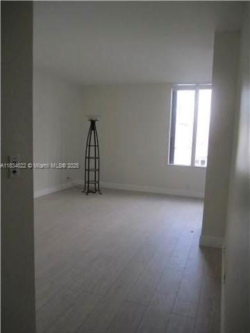 Small Image of 520 BRICKELL KEY DR #A1519, Miami Number 4