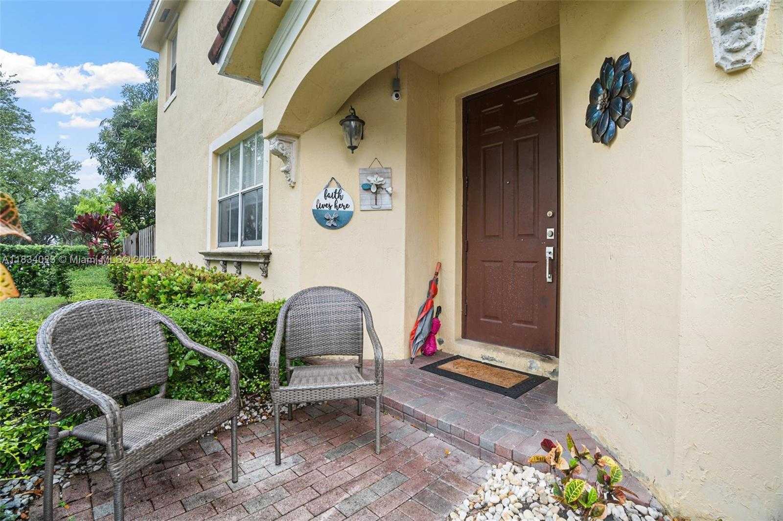 Small Image of 15030 SOUTH WEST 9TH TER #15030, Miami Number 4