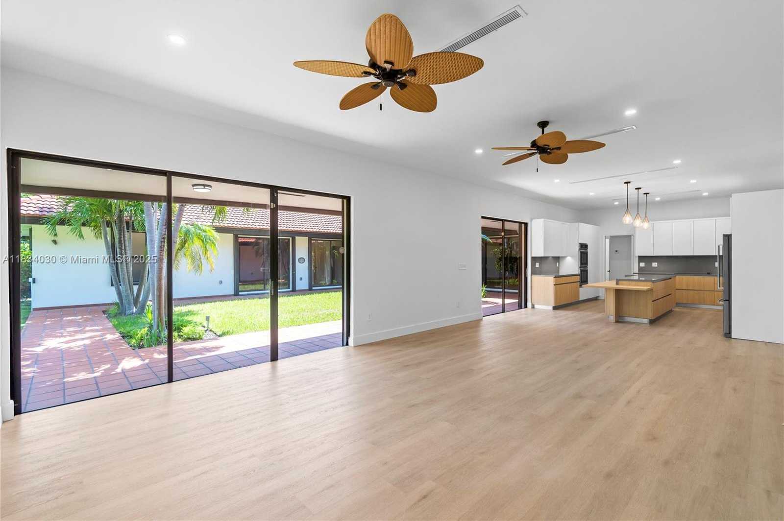 Small Image of 101 ISLAND DR, Key Biscayne Number 10