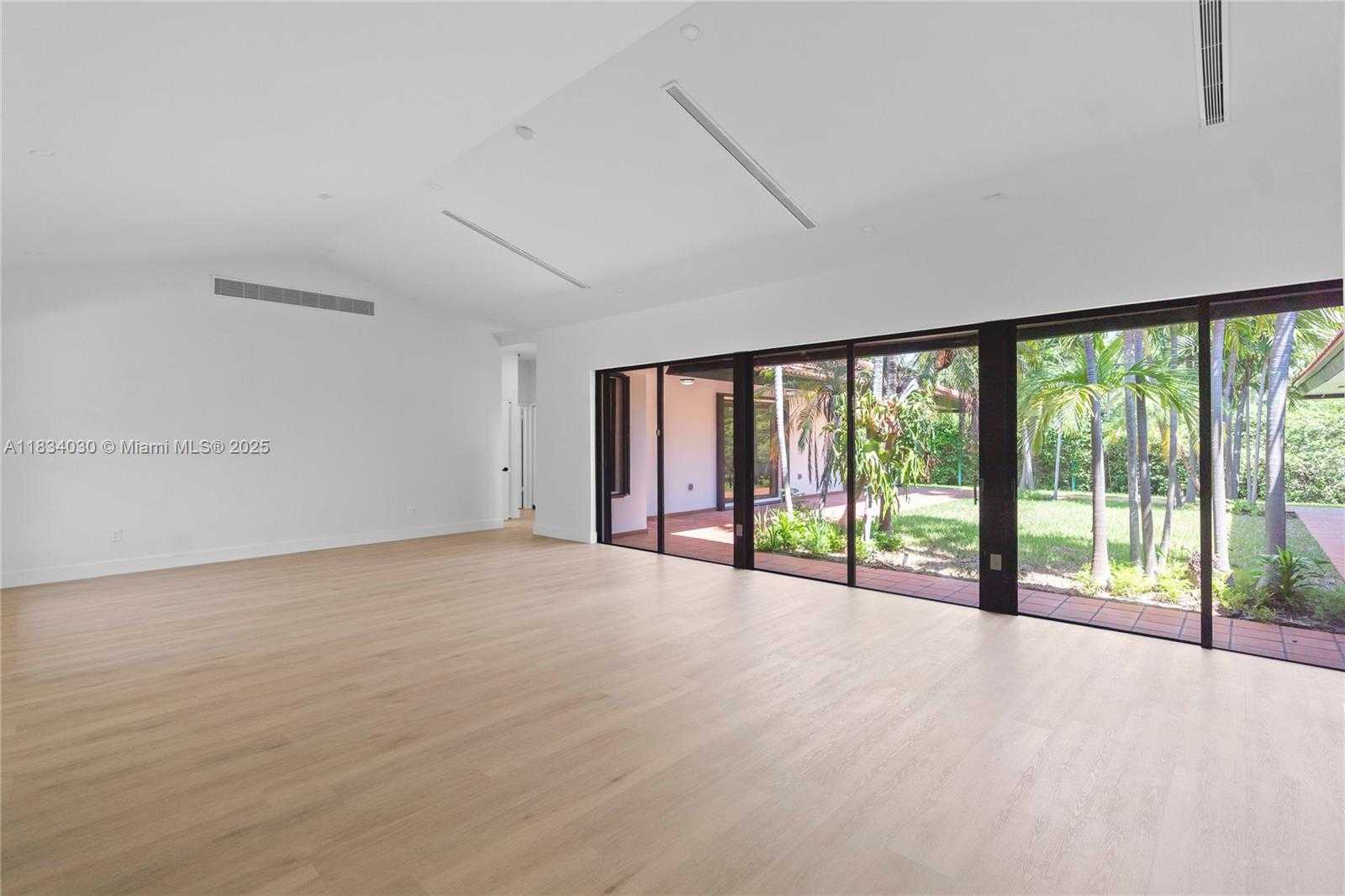 Small Image of 101 ISLAND DR, Key Biscayne Number 13