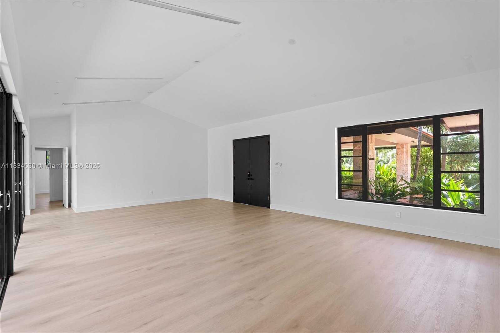 Small Image of 101 ISLAND DR, Key Biscayne Number 15