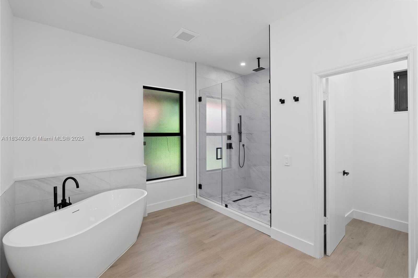 Small Image of 101 ISLAND DR, Key Biscayne Number 18