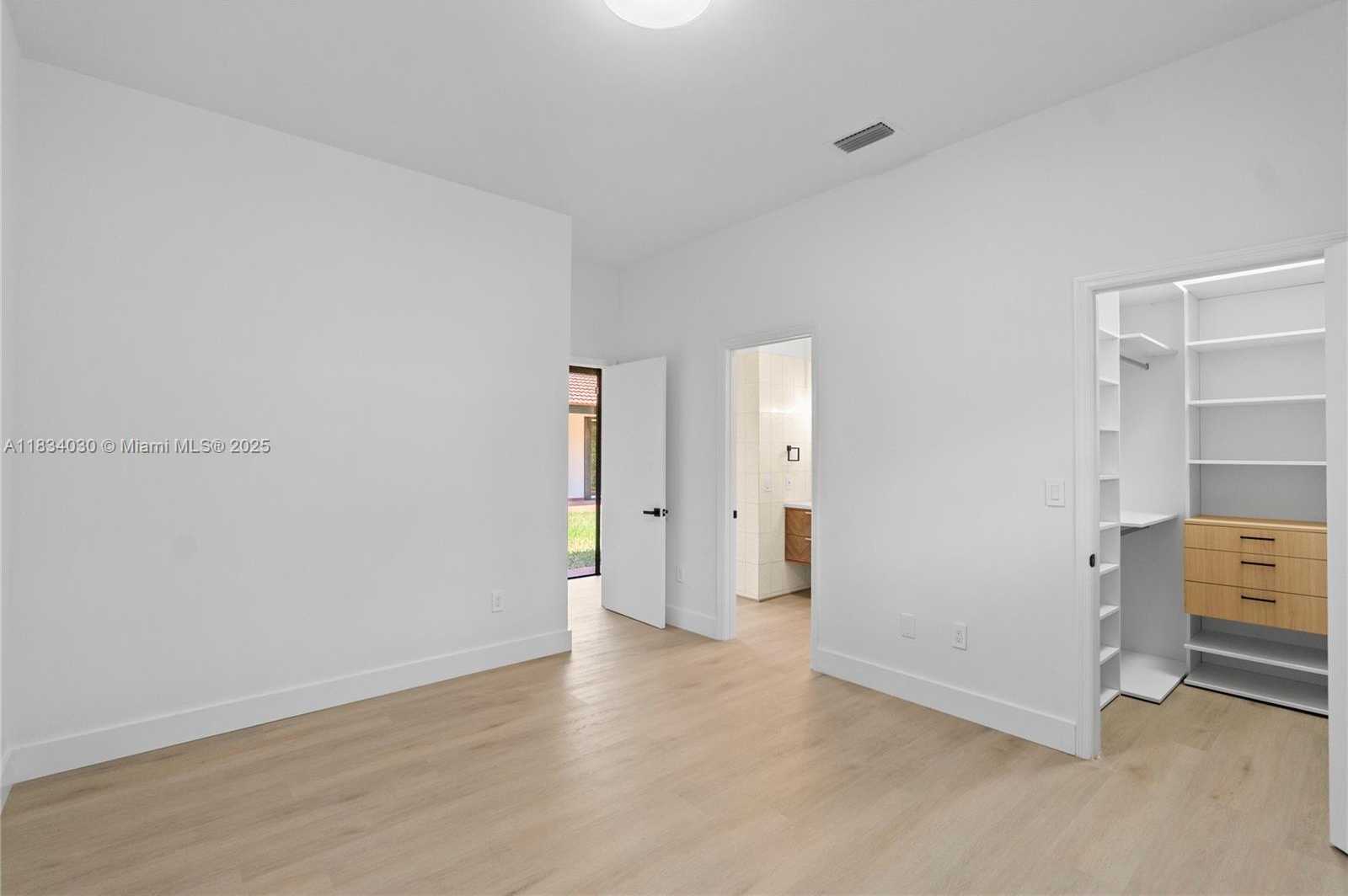Small Image of 101 ISLAND DR, Key Biscayne Number 21