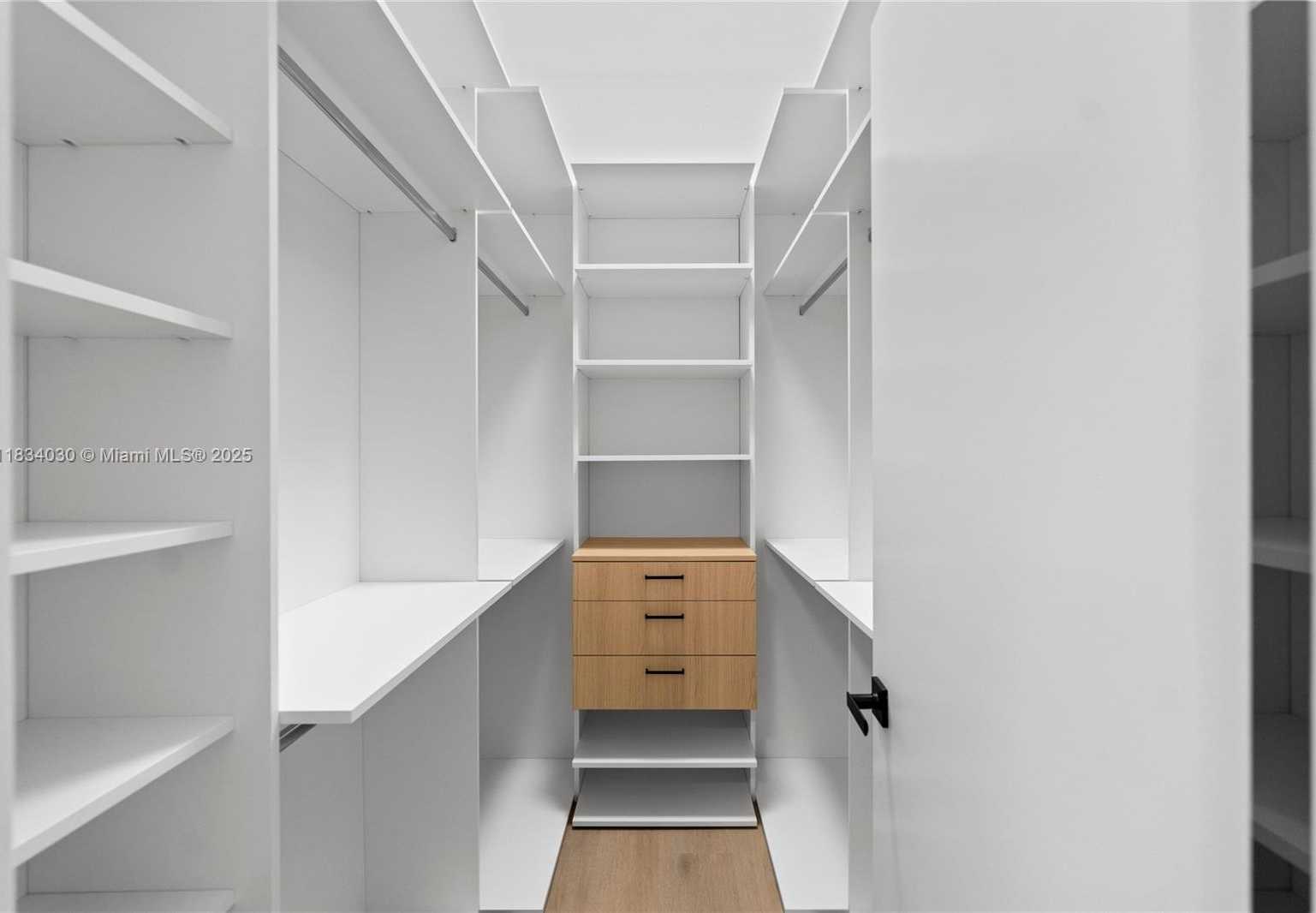 Small Image of 101 ISLAND DR, Key Biscayne Number 23