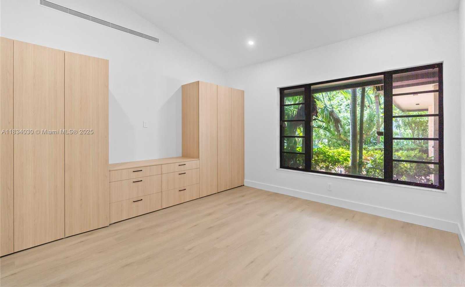 Small Image of 101 ISLAND DR, Key Biscayne Number 27