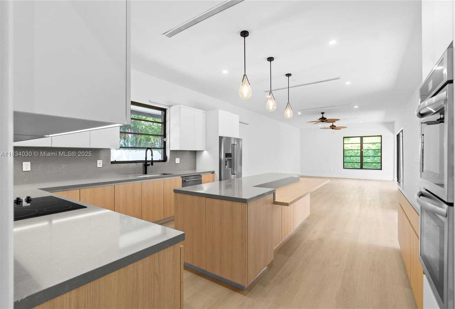 Small Image of 101 ISLAND DR, Key Biscayne Number 5